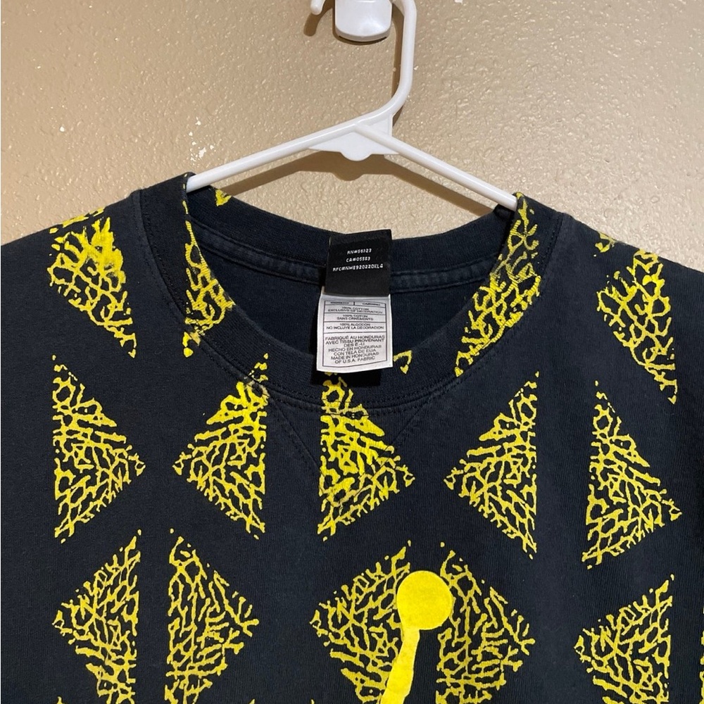 Vintage Y2K Air Jordan Gold Black AOP Logo Graphic Puff T-Shirt Men’s M - Picture 3 of 8
